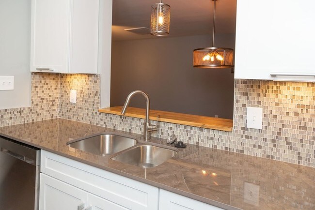 Building Photo - Condo in Brandon Ridge