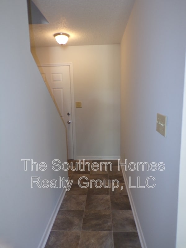 Building Photo - 600 Tellico Ave