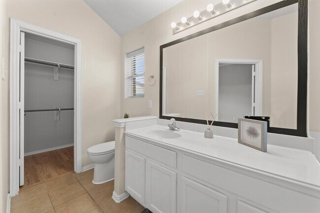 Building Photo - 4766 Wind Trace Dr