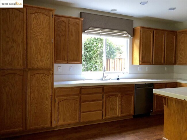 Building Photo - 861 Orchid Ct