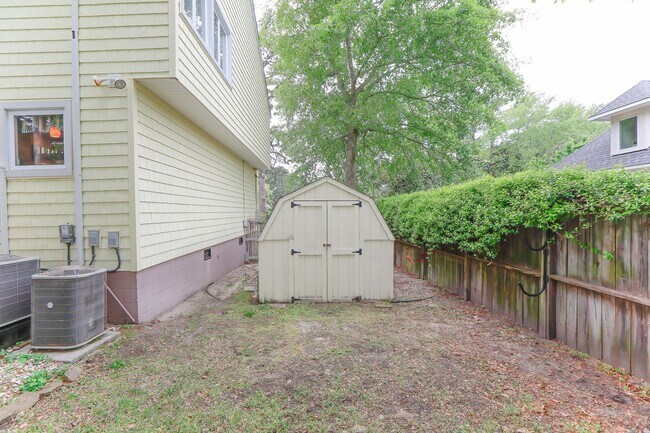 Building Photo - Luxurious home rental in Broad Bay Islands!