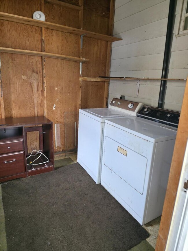 Building Photo - 2 BEDROOM 2 BATHROOM ON THE GOLF COURSE