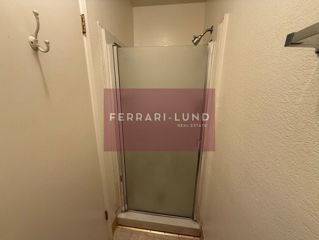 Building Photo - ?? Loft Style Townhome in Reno - Kay DeAlba Property! ??