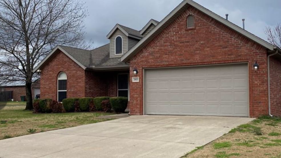 Building Photo - 2622 N Brush Creek Dr