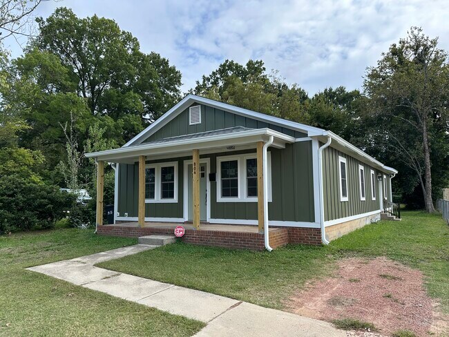 Primary Photo - 804 Matheson Ave