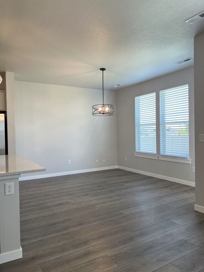 Building Photo - 2285 N Lithodora Ave