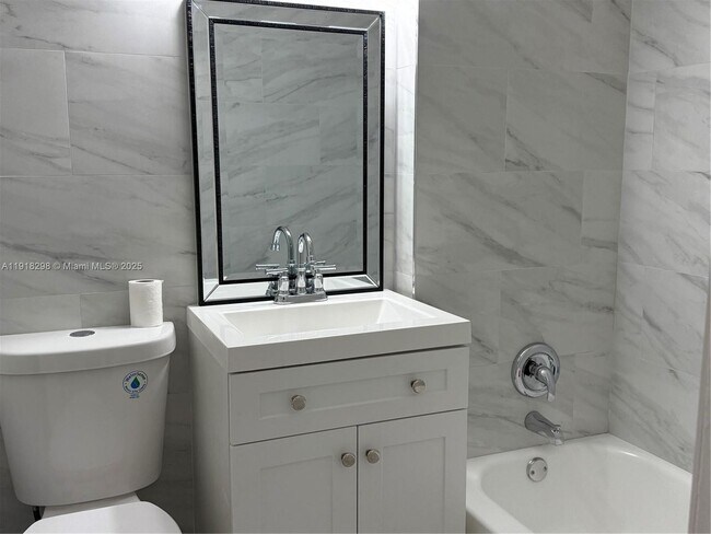 Building Photo - 6420 SW 18th Terrace