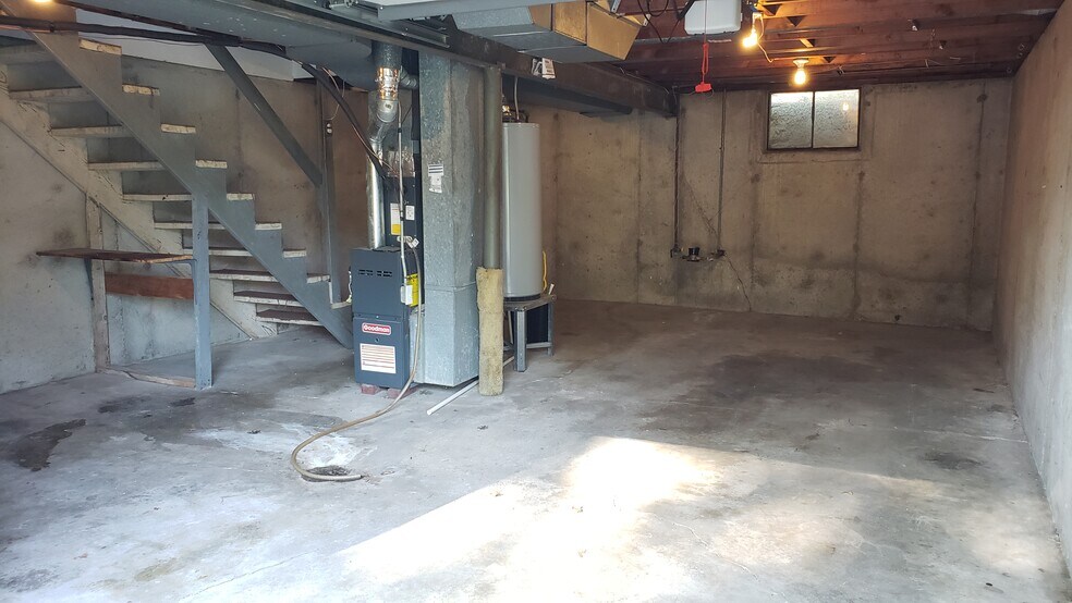 Building Photo - 6615 Walrond Ave