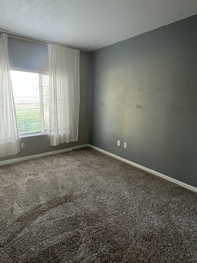 Building Photo - 5427 S Dover St