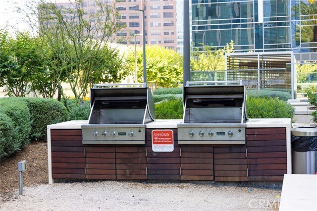 Building Photo - 877 Francisco St