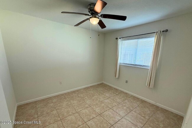 Building Photo - 544 Biscayne Dr