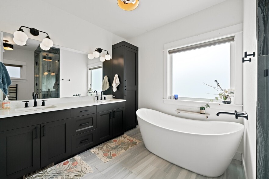 Building Photo - 4451 Alexander St