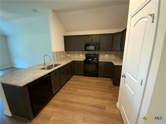 Building Photo - 3022 Dade Loop