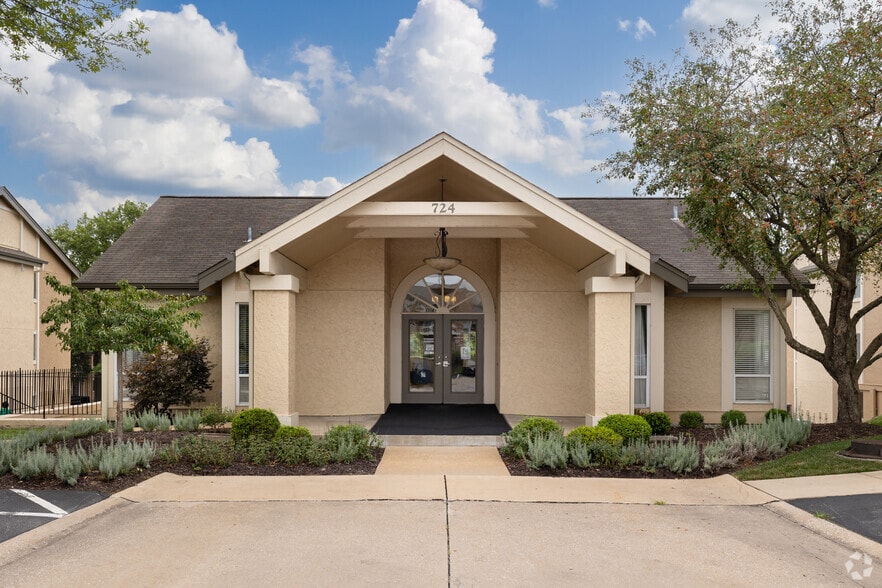 Leasing Office - Waterford Manors