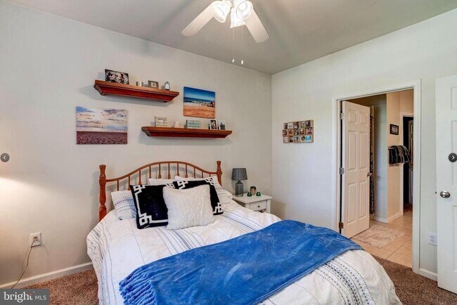 Building Photo - 12957 Centre Park Cir