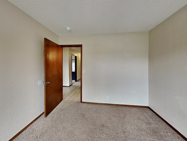 Building Photo - 2200 Sandy Creek Trail