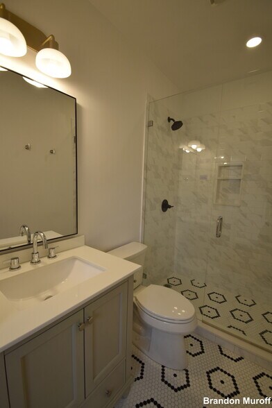 Building Photo - 15 Maywood St