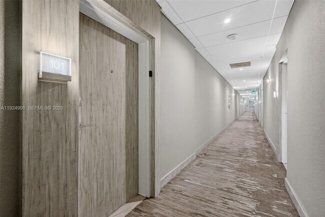 Building Photo - 10275 Collins Ave