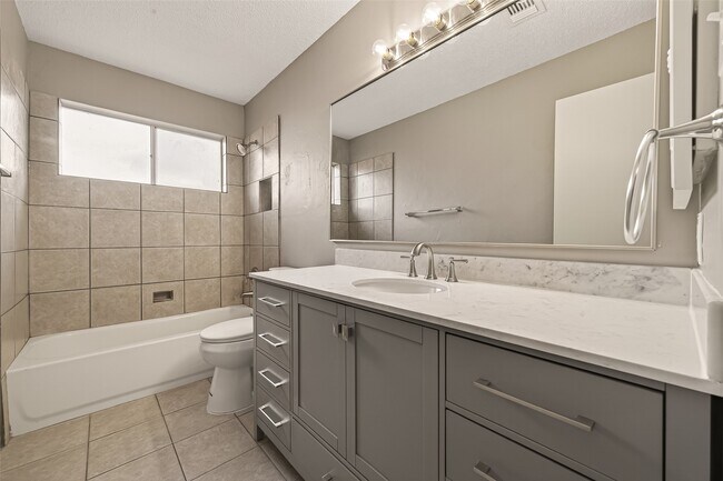 Building Photo - 4251 Southchase Ln