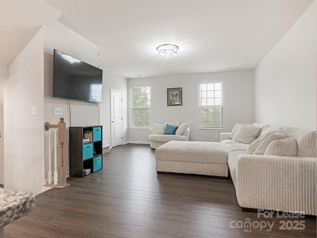 Building Photo - 1409 May Apple Dr