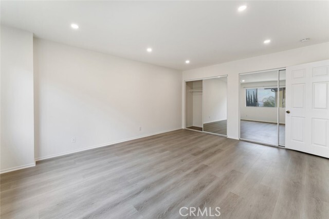Building Photo - 731 E Cypress Ave