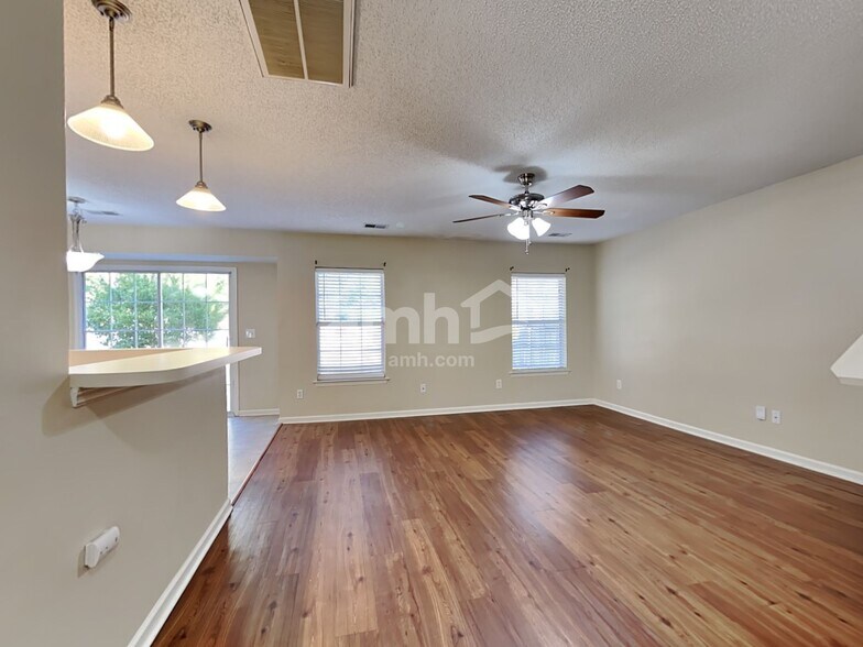 Building Photo - 228 Eagle Ridge Rd