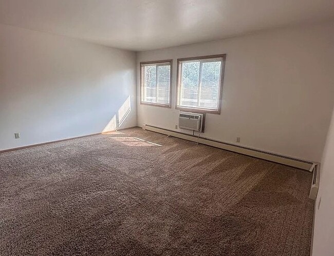 Building Photo - 3825 Robert Pl