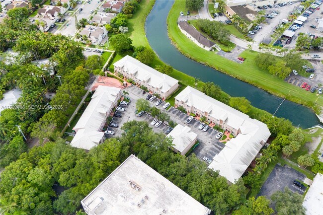 Building Photo - 15750 SW 92nd Ave