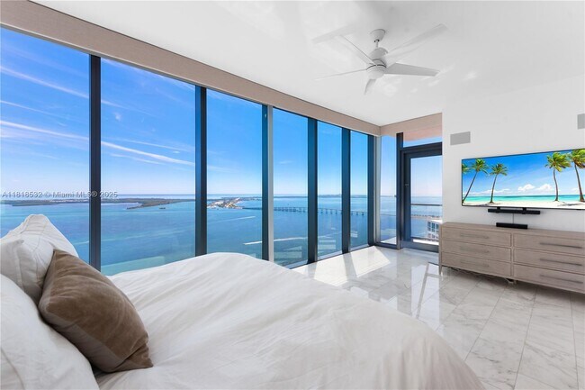 Building Photo - 1451 Brickell Ave