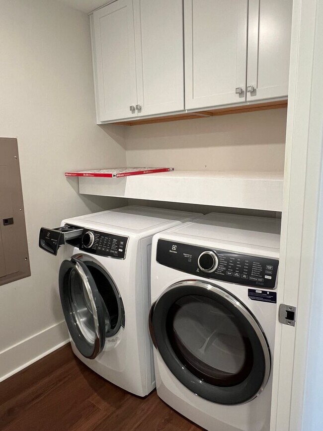 Building Photo - Luxury Coastal Living - The Charles - Deep Water Views