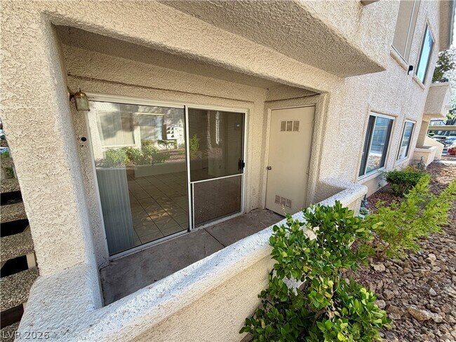 Building Photo - 3131 Key Largo Dr
