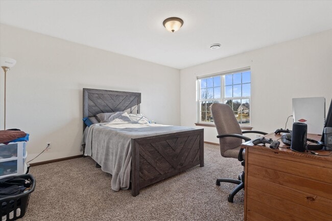 Building Photo - N42W22770 Beacon Ct