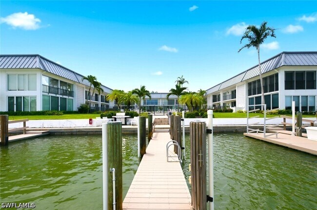 Building Photo - 333 Harbour Dr