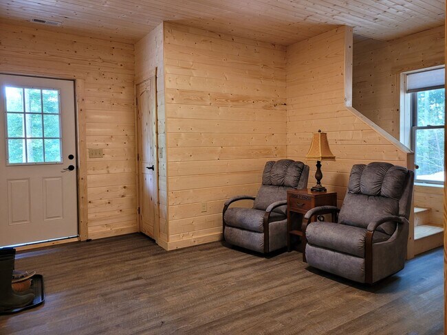 Building Photo - Beautiful Brand New 2bd Cabin in Trade, Tennessee