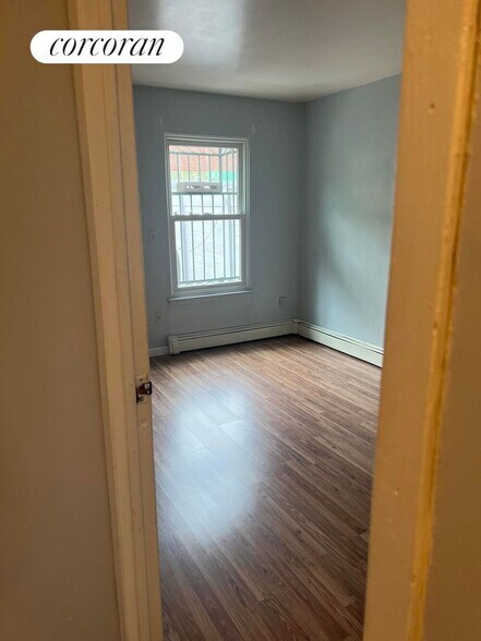 Building Photo - 244 E 110th St
