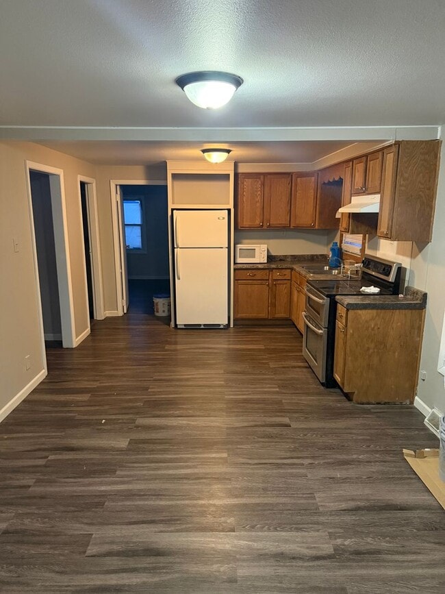 Building Photo - 2 bedroom house