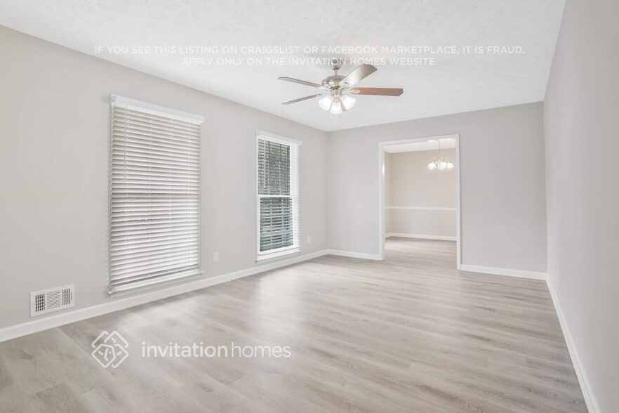 Building Photo - 2082 Cezar Dr