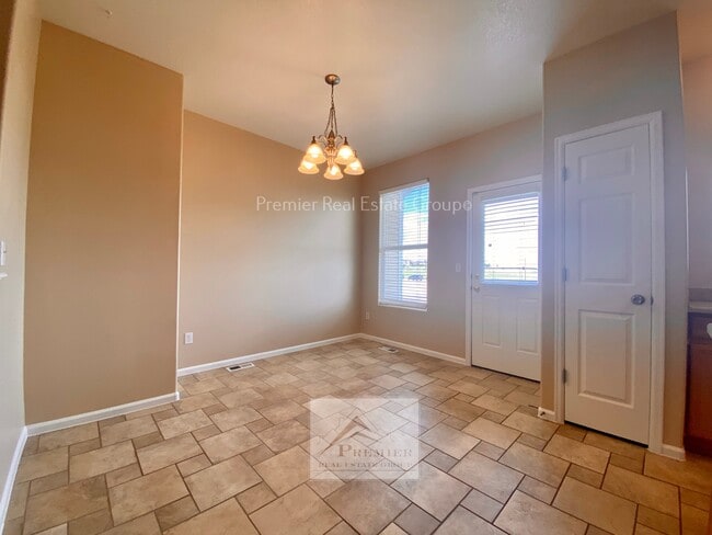 Building Photo - 7668 Sandy Springs Point