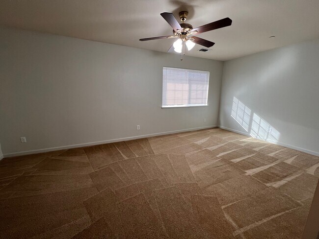 Building Photo - 415 Hetherington Cir