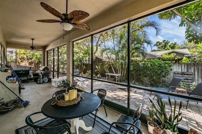Building Photo - 3007 W Palmira Ave