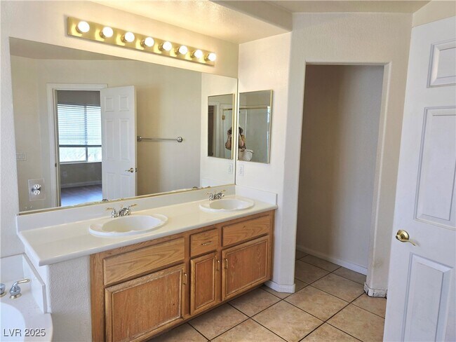 Building Photo - 7883 Salt Spray Ct