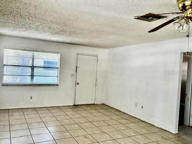 Building Photo - 3073 Pine Tree Ave