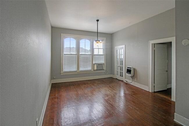 Building Photo - 1902 Church St