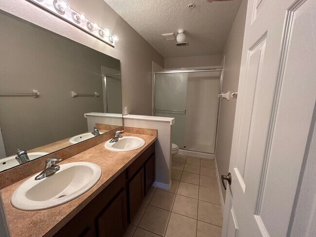 Building Photo - 458 Tradition Ln