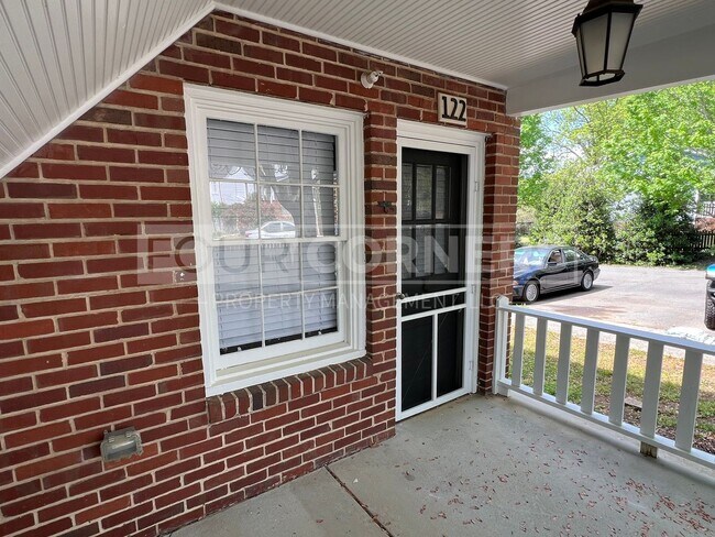 Building Photo - Charming 2 Bedroom 2 Bath in Historic Building