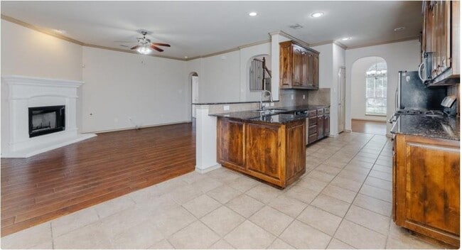 Building Photo - 1619 Brighton Downs