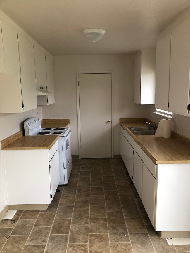 Building Photo - 25 W Swallow St