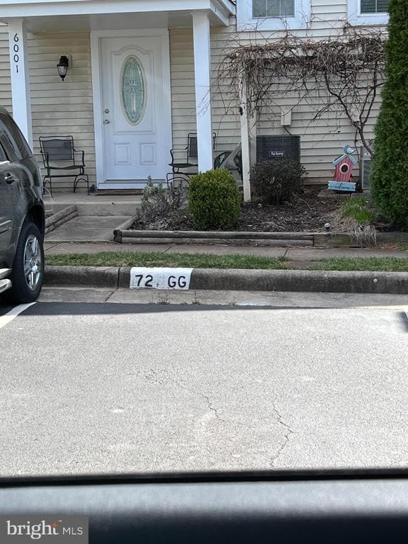 Building Photo - 6015 Netherton St