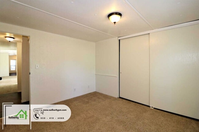 Building Photo - 3466 Shirley St