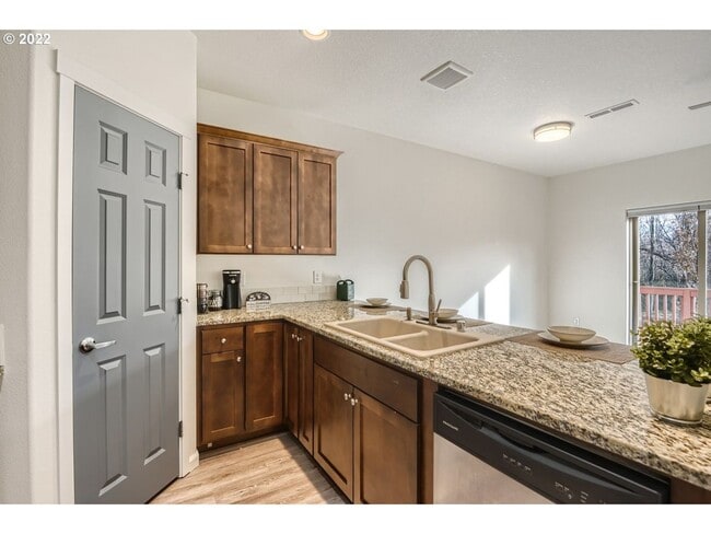 Building Photo - Modern Comfort in a Quiet, Beautiful Neighborhood – 3 Bed, 2.5 Bath Home